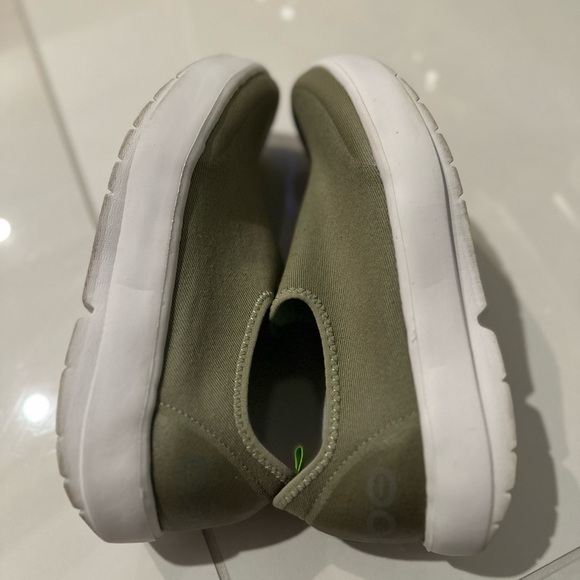 Comfort to the max!  OOFOS OOmg Eezee Low Shoe – Size 7 – Worn Twice! - Picture 7 of 10
